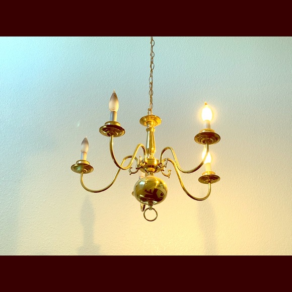 Chandelier - Picture 1 of 2